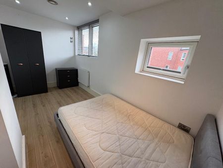 2 bedroom flat to rent - Photo 3