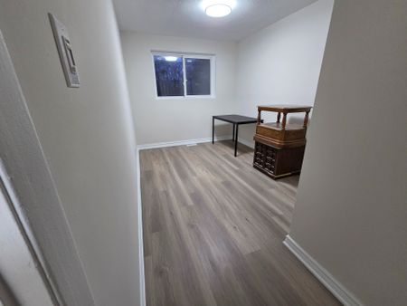 For Lease - 49 Elmvale Crescent, Toronto, Ontario - Photo 3