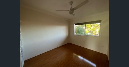 Two Bedroom Apartment in Surfers Paradise - Photo 3