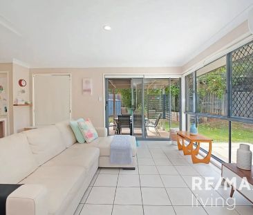 “Your Perfect Family Home Awaits!” - Photo 4