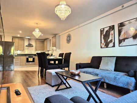 2 Bed Terraced House, Leverton Close, N22 - Photo 3