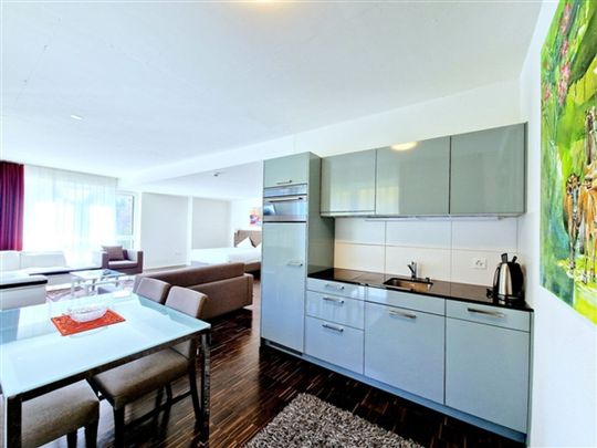 Modern, furnished apartment – temporary living made easy - Foto 1