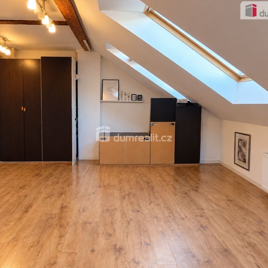 Pronájem bytu 1+kk a garsoniéry 34 m², Lidická 303, Praha Smíchov - Photo 1