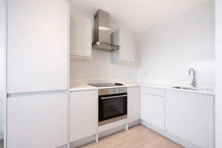 1 Bed Flat, Queens House, HA1 - Photo 3