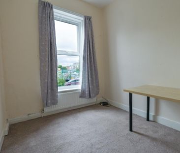 3 bedroom maisonette to rent - Photo 2