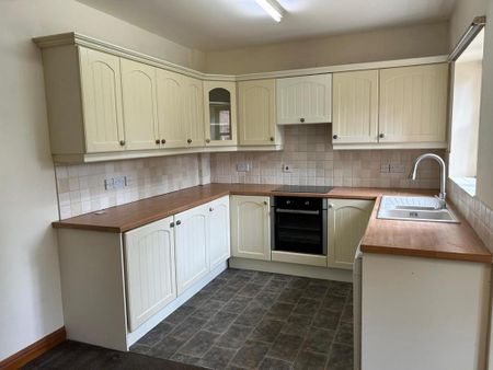 3 bedroom mews to rent - Photo 5