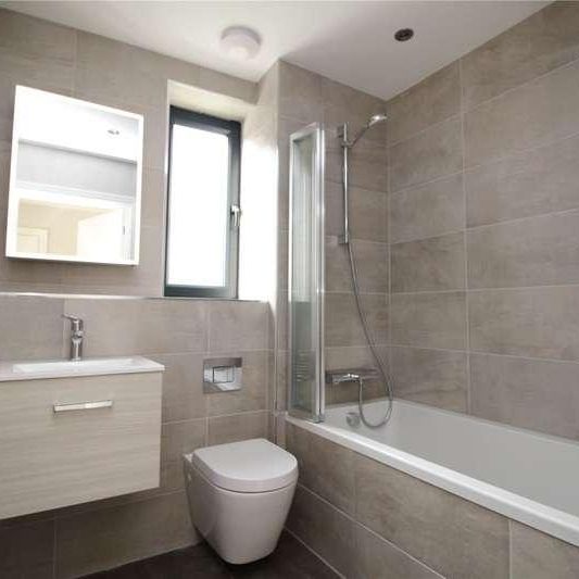 Waterfall Road, New Southgate, London, N11 - Photo 1