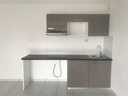 Location Appartement 3 pièces 66m² - Photo 2