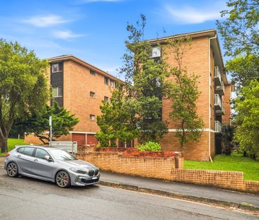 Light-Filled Living in the Heart of Ryde - Photo 4