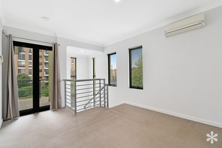 15b Leeder Street - Photo 2
