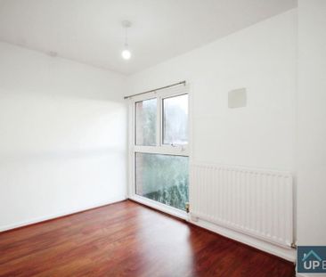2 bedroom end of terrace house to rent - Photo 2
