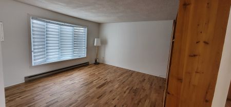 Maison de plain-pied - 2778 Rue Bourgogne - Photo 3