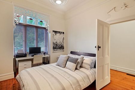 211 Danks Street, Albert Park VIC 3206 - House For Rent | Domain - Photo 2