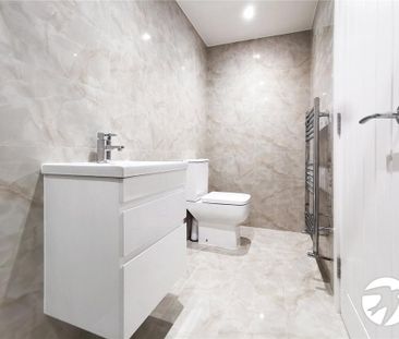 2 bedroom penthouse to rent - Photo 5