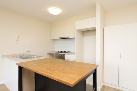 203/60 Speakmen Street, Kensington - Photo 3