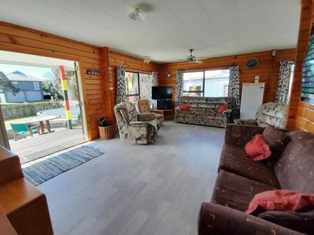 Beach House on Kenwood - Photo 2