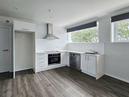 Spacious 2-Bedroom Apartment in Papakura - Water Included! - Photo 5