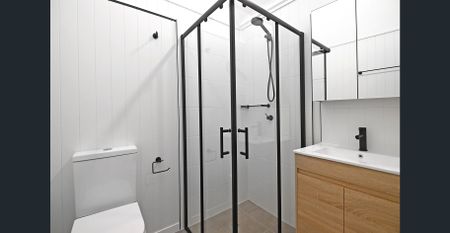 Skyline Views, Solar Savings & Three Brand-New Bathrooms — Your Bundall Haven Awaits - Photo 5