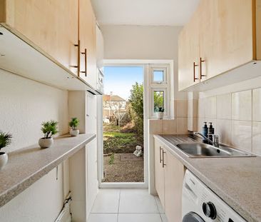 Room 2, Fairfield Drive, UB6 - Photo 1