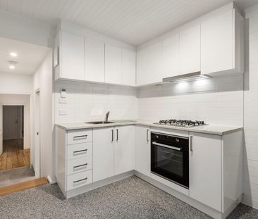 ONE BEDROOM DELIGHT, IN THE HEART OF NORTHCOTE - Photo 2