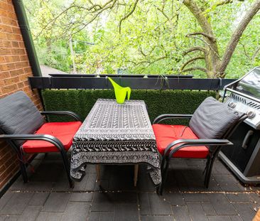 For Lease - 580 Indian Road Unit# 2nd Floor, Toronto, Ontario - Photo 2
