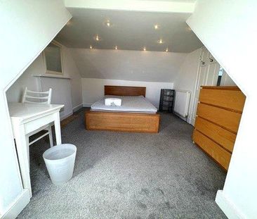 2 bedroom semi-detached house to rent - Photo 6