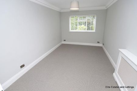 3 bedroom detached bungalow to rent - Photo 4