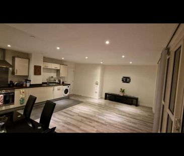 2 bedroom flat to rent - Photo 3