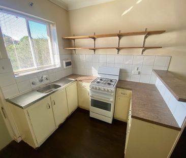 UPPER LEVEL UNIT IN A WONDERFUL LOCATION - Photo 6