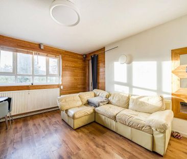 3 bedroom flat to rent - Photo 1