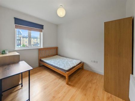 2 bedroom apartment to rent - Photo 4