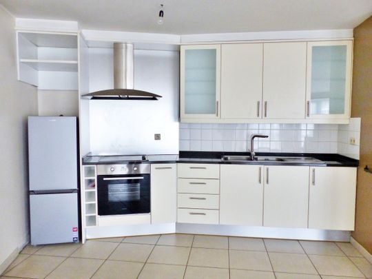 Ruim 2 slpk. appartement met garage in centrum Hasselt - Photo 1