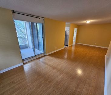 For Lease - 260 Doris Avenue Unit# 205, Toronto, Ontario - Photo 3