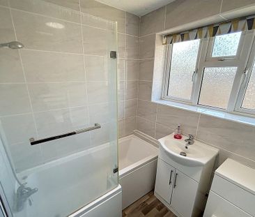 3 bedroom detached bungalow to rent - Photo 1