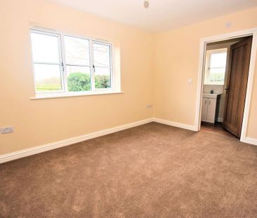 3 bedroom detached bungalow to rent - Photo 4