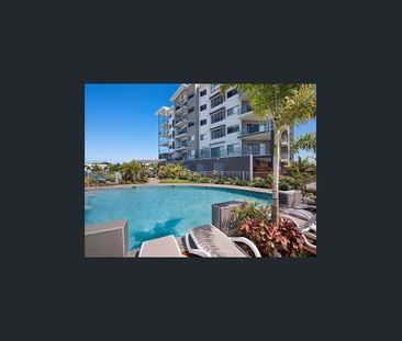 AMAZING WATER VIEWS FROM YOUR TOP FLOOR APARMENT - Photo 3