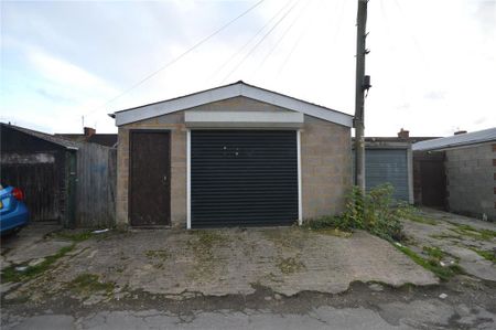 4 bedroom terraced house to rent - Photo 3