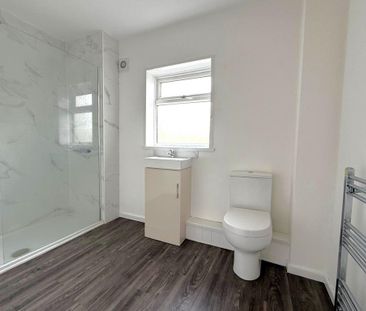 4 bedroom semi-detached house to rent - Photo 6