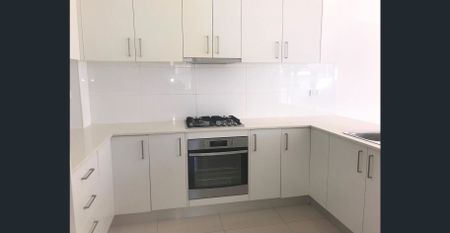 MODERN 2 BEDROOM APARTMENT WITH COURTYARD & LUG - Photo 2