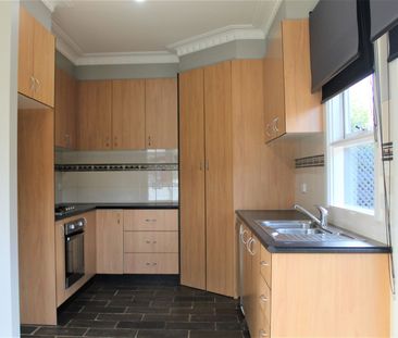 CHARMING 3 BEDROOM COTTAGE - Photo 5