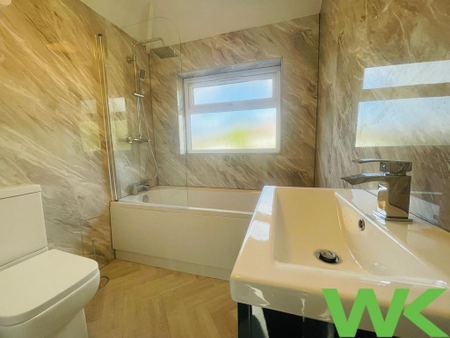 3 bedroom semi-detached house to rent - Photo 5