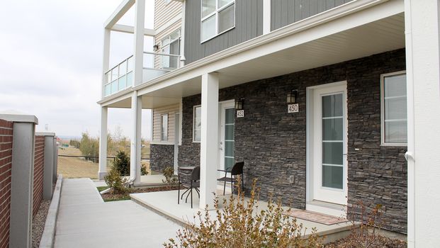 2 Bedroom Townhouse For Rent In Redstone: Pet Friendly - Photo 1