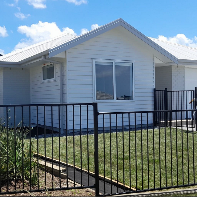 4 years old beautiful, fully fenced in Omokoroa - Photo 1