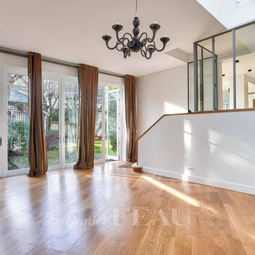 Location maison, Rueil-Malmaison, 8 pièces, 238.79 m², ref 86701341 - Photo 1