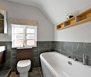 An immaculate three bedroom cottage located in the highly desirable... - Photo 3