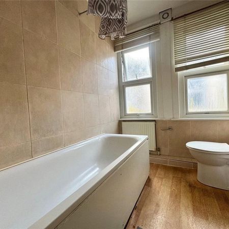 Property to rent - Photo 4