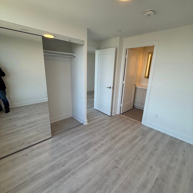 For Lease - 60 Central Park Roadway Road Unit# 2004, Toronto, Ontario - Photo 1