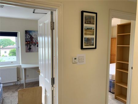 Student Properties to Let - Photo 2