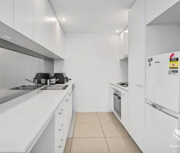 Stylish 2-Bedroom Apartment Next to Nundah Train Station - Photo 6