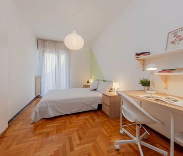 Via Cesare Cremonino, Padova, Veneto 35124 - Photo 1